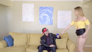 That Sitcom Show: Passionate Addison Lee handjob