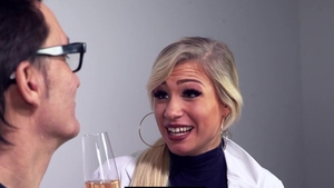 Hitzefrei.com: Mia Blow is so very hot colleague