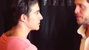 VipSexVault: Pleasure Between Two Lips
