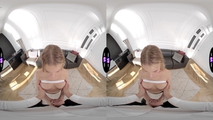 TMWVRNet - Beautiful girlfriend yoga